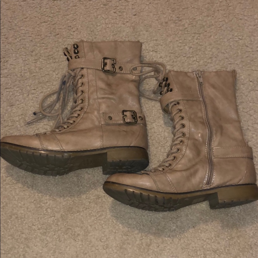 Combat boots
